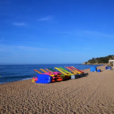 Fernando 12 Personas 8km Lloret De Mar Χιρόνα