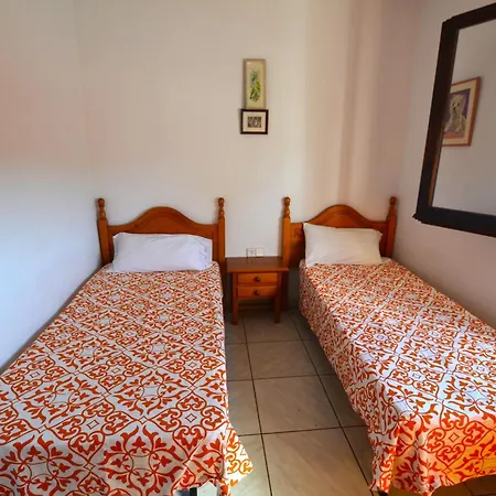 Fernando 12 Personas 8km Lloret De Mar Βίλα