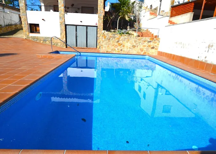 Villa Fernando 12 Personas 8km Lloret De Mar Girona