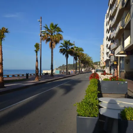 Fernando 12 Personas 8km Lloret De Mar * Жерона